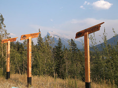 Vers les hauteurs / Summit height signs