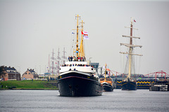 Sail 2015 – Tugs Elbe and Furie