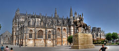 Batalha Monastery, Lateral view of the monastery and statue of Nuno Álvares Pereira