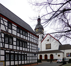 DE - Rheinbach - Half-timbered house and St. Martin