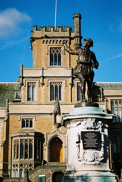 Nottingham High School and First World War Memorial, Arboretum Street, Nottingham