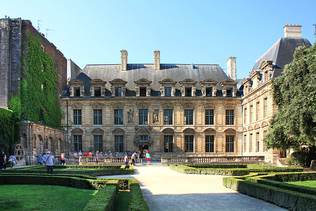 Paris, Hôtel de Sully