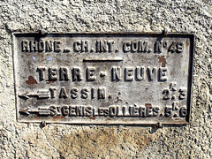 Lyon. Ancien panneau directionnel (toujours valable)