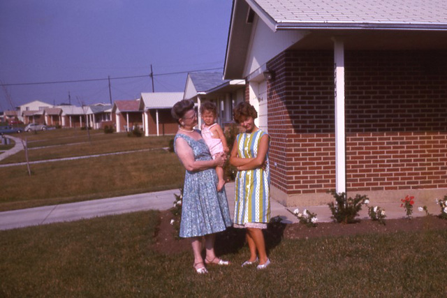 Women in Suburbia, 1963