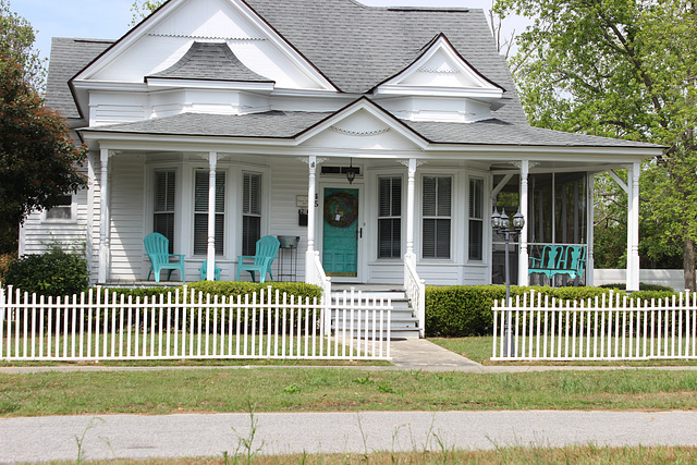 HFF EVERYONE ~ ~ ~ just a simple older home with pretty Aqua accents on porch.