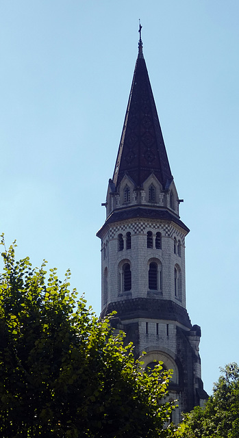 Glockenturm der Basilique de la Visitation