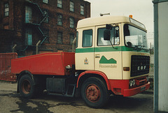 Rossendale Transport tow truck at the Rochdale yard – 16 Apr 1995 (261-07)