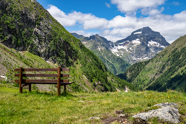 Hochgolling - bench with a view