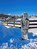 Meine beiden Steinstatuen frieren in der Kälte :))  My two stone statues are freezing in the cold :))  Mes deux statues de pierre gèlent dans le froid :))
