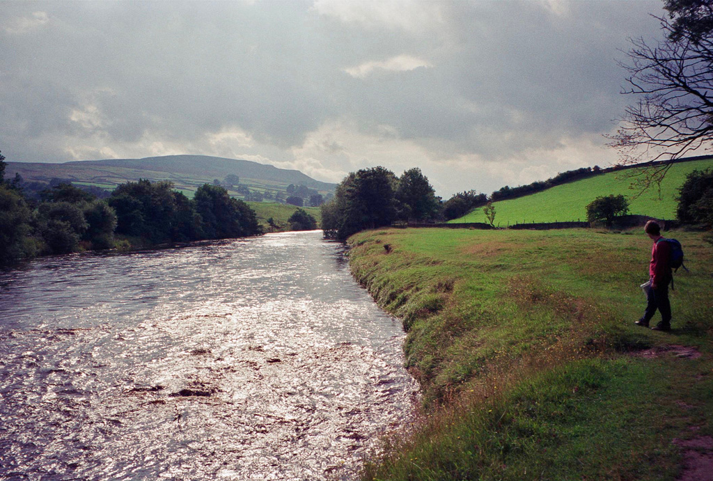 Afternoon sun on the River Swale near Ewelop Hill and Grinton. (Aug 1993, scan)