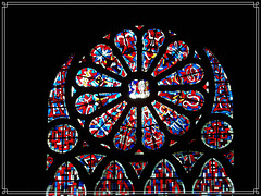 Les vitraux dans l'église abbatiale de Léhon Dinan (22)
