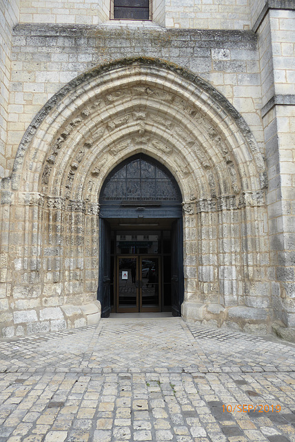 Eglise de BARBEZIEUX-SAINTE-HILAIRE