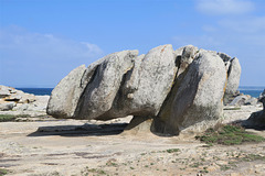 A Saint-Guénolé, la pierre sacrée des druides (Finistère)
