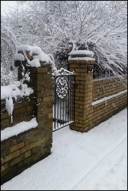 snow-patterned gateway