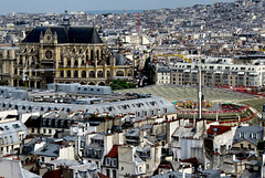 Paris - église Saint Eustache et canopée des Halles