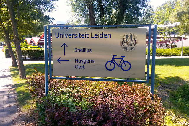 Universiteit Leiden sign
