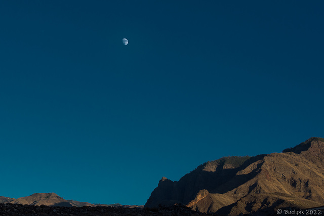 Mond über dem Montaña Morisca (© Buelipix)