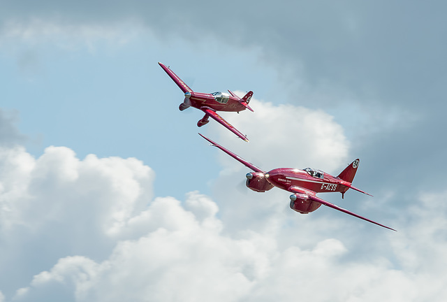 Percival Mew Gull + DH.88 Comet