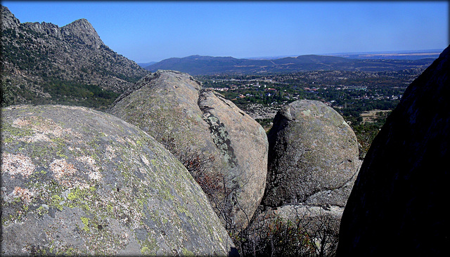 More granite from La Sierra de La Cabrera