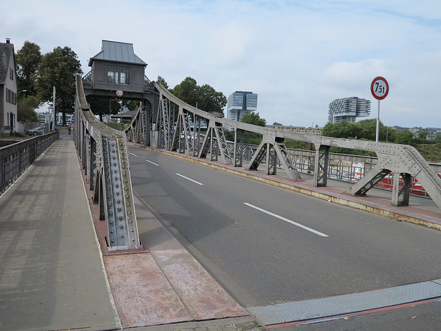 Deutzer Drehbrücke