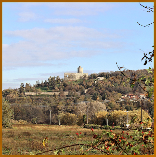 Saint-Quentin-Fallavier (38) 10 novembre 2015. (Château de Fallavier).