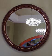 Lights that can be seen in the mirror