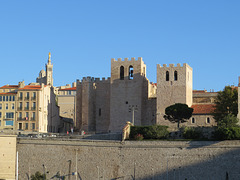 Vieux port : abbaye Saint-Victor.