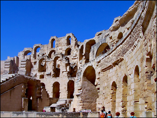 El Djem : visione interna dell'anfiteatro romano