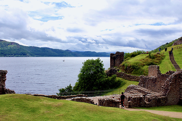 Loch Ness (Urquhart Castle) PiP