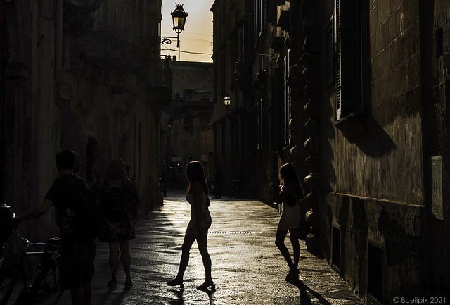 abends in den Gassen von Lecce (© Buelipix)
