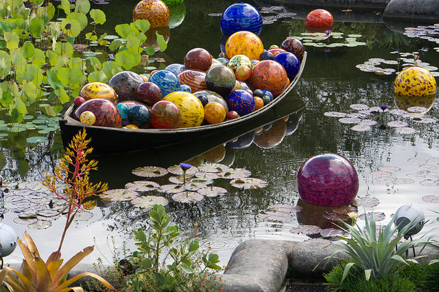 Italian Garden, boat o' balls