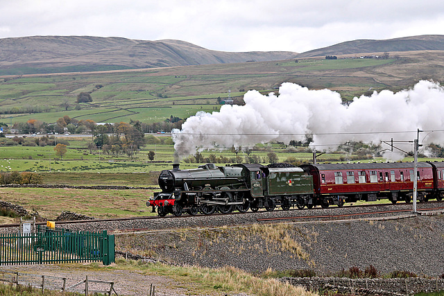 Stanier LMS class 6P Jubilee 45699 GALATEA running as 45562 ALBERTA  at Greenholme, Shap with 1Z86 07.12 London Euston - Carlisle  The Cumbrian Mountain Express 10th October 2020. (steam from Carnfort