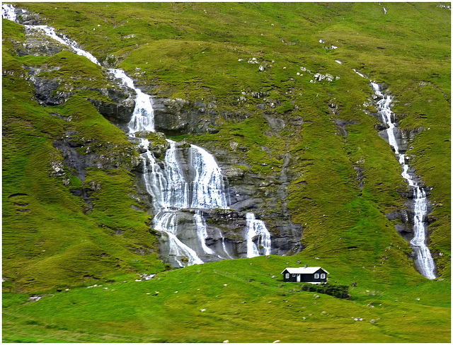 Isole Faroe - Go go waterfalls -