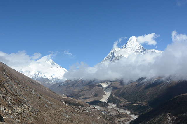 Khumbu, Lhotse (8516) and Ama Dablam (6814m) in Clouds