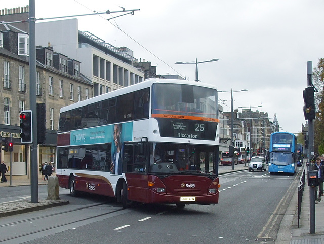 DSCF7385 Lothian Buses 999 (SK06 AHN) in Edinburgh - 8 May 2017
