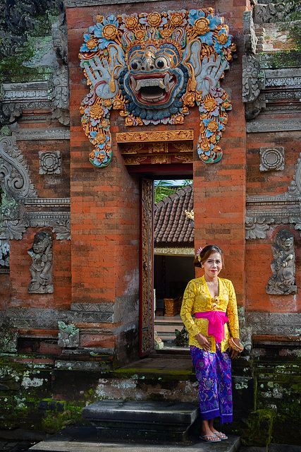 Open the Kori Agung gate