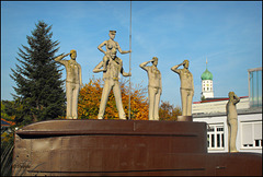 "Der Traum eines Seemanns" oder "Das Rudolf-Scharping-Denkmal" von Peter Lenk