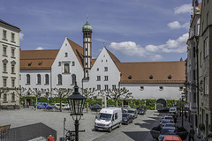 Blick zum Elias-Holl-Platz mit Kloster der Franziskanerinnen von Maria Stern