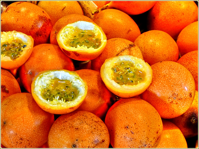 Funchal : qui (f.prec.) ho comprato alcuni  'fruit de la passion'