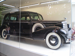Cadillac 355D Fleetwood 7 (1935).