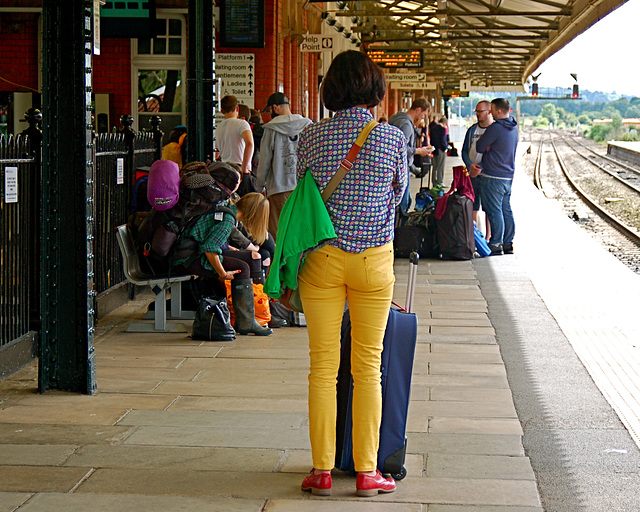 Yellow Trousers. Red Shoes. Green Coat.
