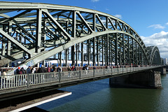 Diese Brücke über den Rhein.... (2xPiP)