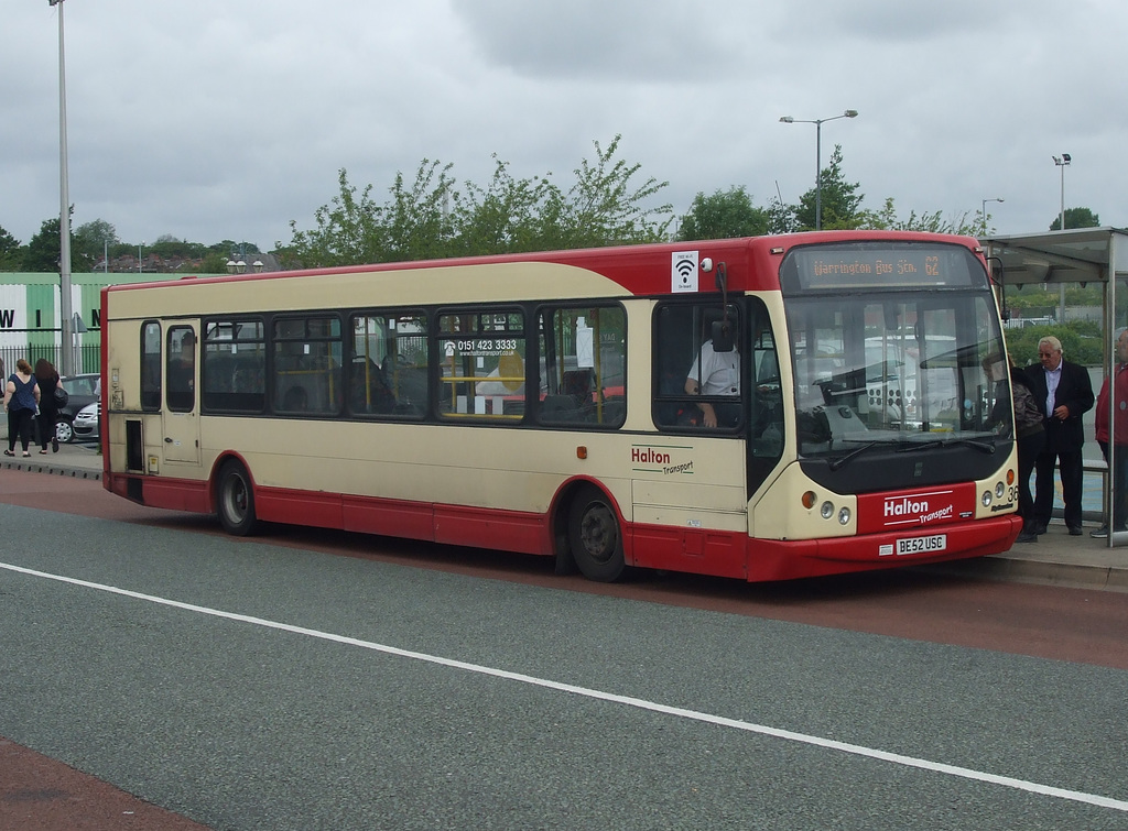 DSCF7798 Halton Borough Transport 36 (DE52 USC) in Widnes - 15 Jun 2017