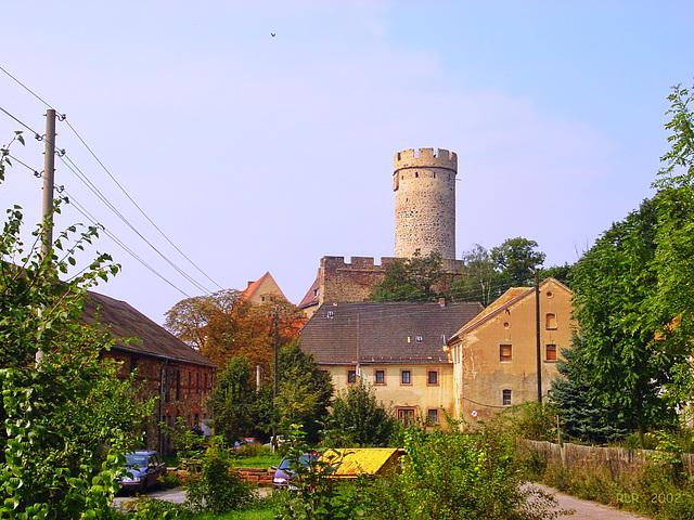Gnandstein, Gutsgebäude vor der Burg
