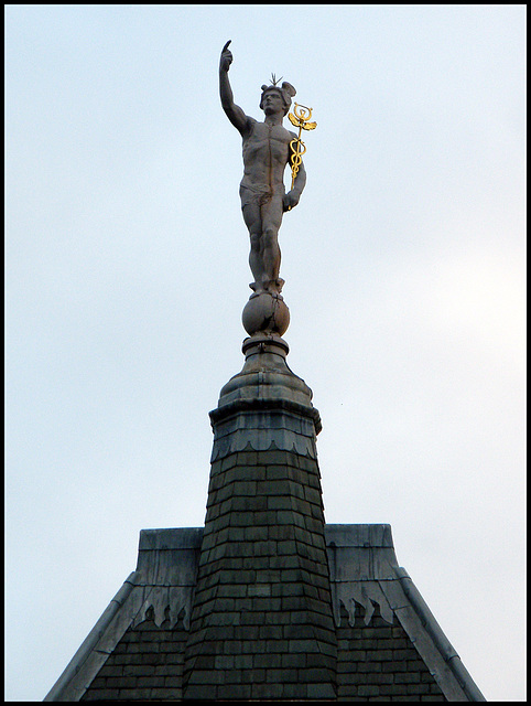 statue of Mercury