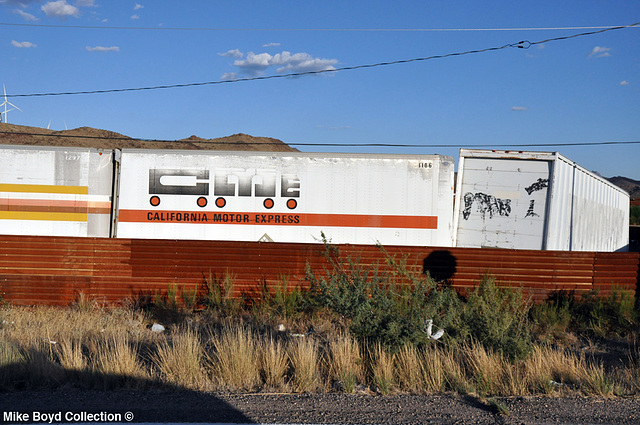 ipernity: ltl_company_pups_retired_bulldog_disposal_kingman_az_08'15_02 - by Fotoriff