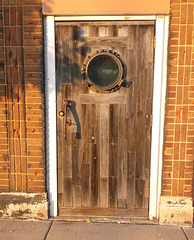 Porte hublot / Porthole door