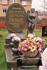 chelmsford cemetery, essex,travelling showpeople's memorials: elisher and violet stanley +1998, +2000