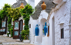 Alberobello shops for tourists