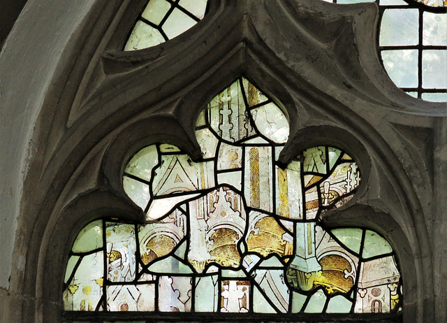 great dunmow church, essex,c15 glass canopy fragments